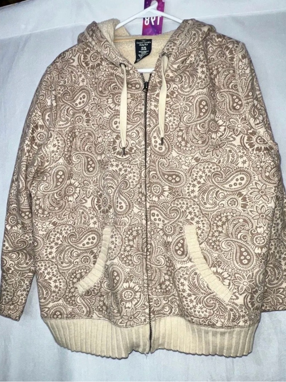 Fades Glory Women’s XL Beige Paisley Zip-Up Hoodie Sweater